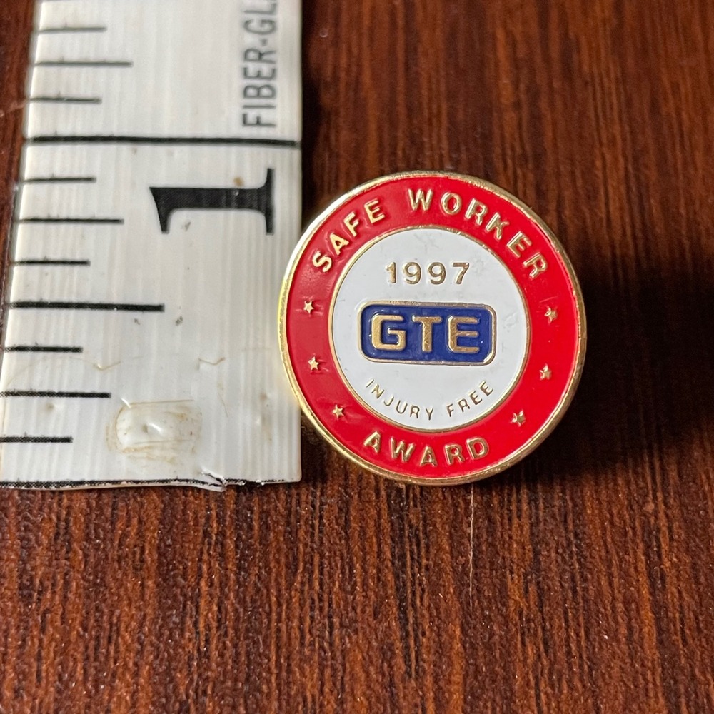 Vintage 1997 GTE Safe Worker Award Lapel Pin Red White‎ Blue Enamel Injury Free